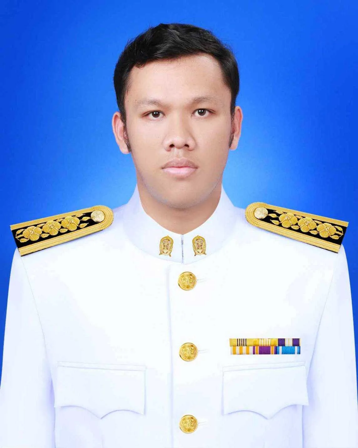 นายทรงพล โพธิ์หิรัญ